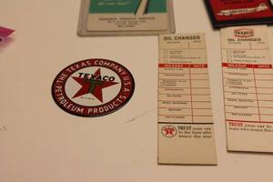 lot 62 image: Vintage Texaco Service Memorabilia Collection