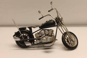 lot 72 image: Vintage Motorcycle Model Die-Cast Replica