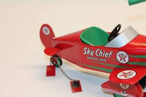lot 86 image: Texaco Sky Chief Gasoline Vintage Airplane Display Model