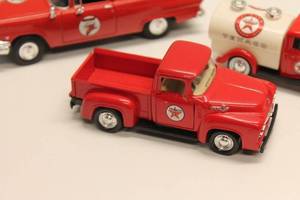 lot 90 image: Set of 3 Texaco Die-Cast Model Vehicles
