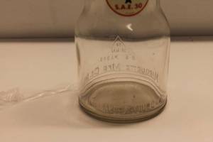 lot 102 image: Vintage Mobil Oil Glass Bottle with Pour Spout