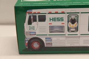 lot 108 image: Hess RV with ATV and Motorbike Toy Set