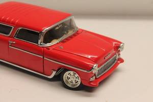 lot 128 image: Red 118 Scale 1955 Chevy Nomad Diecast Model