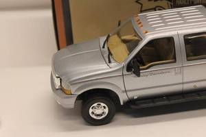 lot 138 image: Harley-Davidson F-250 Crew Cab and Deuce Collectible Model