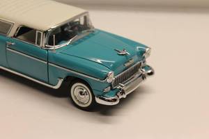 lot 147 image: Diecast 1955 Chevrolet Bel Air Nomad Model Car