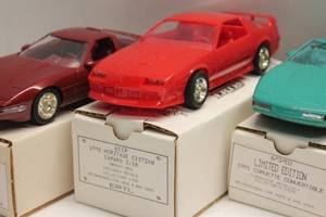 lot 160 image: Ertl Limited Edition Diecast Model Cars Collection - 1991 Corvette, 1992 Camaro & Silverado