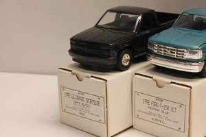 lot 164 image: Lot of 6 Die-Cast Model Trucks and Cars  Ertl 125 Scale