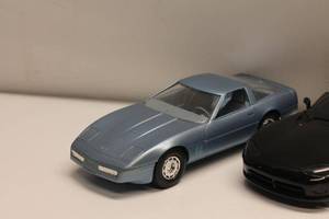 lot 170 image: Lot of 6 Die-Cast Model Cars - Assorted Brands and Models