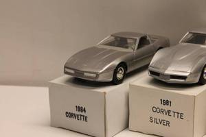 lot 172 image: Lot of 6 Die-cast Chevrolet Corvette Scale Models