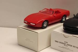 lot 179 image: Lot of 6 Die-Cast Model Cars Corvette and Dodge Viper