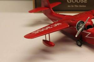 lot 188 image: Wings of Texaco 1940 Grumman Goose Die-Cast Model - 4th in the Series