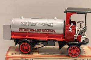 lot 207 image: 1910 Mack Texaco Tanker Locking Coin Bank Die-Cast Metal