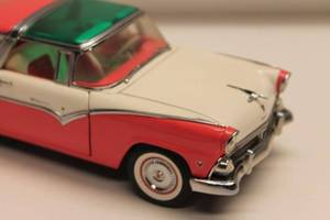 lot 212 image: 1955 Ford Crown Victoria Die-Cast Model Car