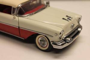 lot 214 image: 1955 Oldsmobile Die-Cast Convertible Model Car