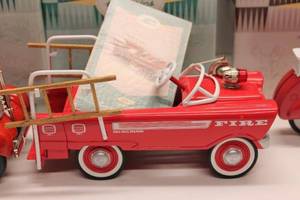 lot 228 image: Kiddie Car Classics Pedal Car Collection - Model Set