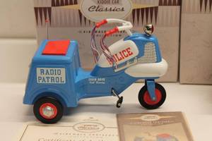 lot 231 image: Hallmark Kiddie Car Classics Limited Edition Collectible Models Lot