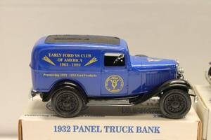 lot 267 image: Lot of 2 Vintage Die-Cast Model Coin Banks 1932 Ford Panel Truck & Model A Delivery Van