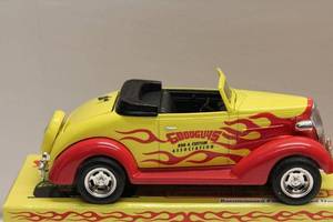 lot 268 image: Set of 2 Die-Cast Model Cars 1937 Chevy Convertible and 1936 Dodge Custom Panel Delivery