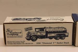 lot 282 image: Eastwood Limited Edition Die-Cast Truck Set - 1930 Diamond T Tanker & 1955 Chevrolet Cameo Pick-Up