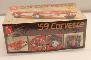 lot 306 image: AMT 59 Corvette 125 Scale Model Kit #6588