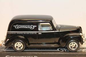 lot 321 image: Lot of 2 Die-Cast Metal Model Cars 1940 Ford Sedan Delivery Street Rod & 1936 Dodge Panel Delivery