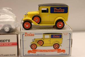 lot 335 image: Limited Edition Diecast Model Banks 1955 Chevrolet Cameo & 1931 Ford Panel Truck