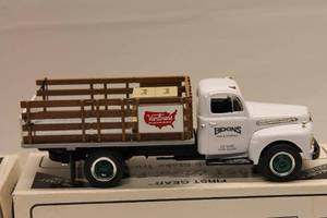 lot 336 image: 1951 Ford F-6 Full Rack Stake Truck Model Lot - 134 Scale (2 Trucks)