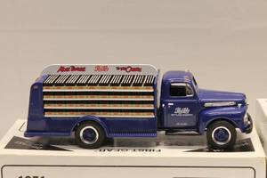 lot 347 image: Lot of 2 Die-Cast Trucks 1951 Ford F-6 & 1952 GMC Dry Goods Van