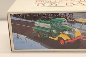 lot 375 image: First Hess Truck Toy Bank