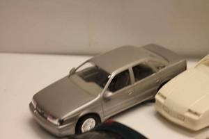 lot 378 image: Lot of 9 Die-Cast Model Cars Assortment