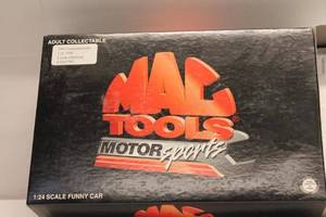 lot 405 image: Mac Tools Motorsports 124 Scale Funny Car - 1997 Gatornationals Limited Edition