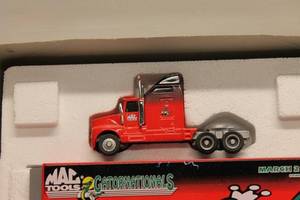 lot 411 image: Mac Tools Gatornationals Die-Cast Truck and Trailer March 21, 1999