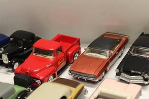 lot 450 image: Lot of 12 Die-Cast Classic Car Models