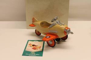 lot 251 image: Kiddie Car Classic 1941 Steelcraft Spitfire Diecast Airplane