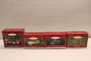lot 254 image: Lot of 4 Hallmark Keepsake Ornaments