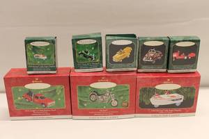 lot 255 image: Lot of 8 Hallmark Keepsake Ornaments