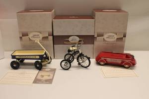 lot 256 image: Lot of 3 Kiddie Car Classic Diecast Metal Replicas