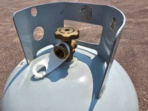 lot 17 image: LP Tank 100 LB