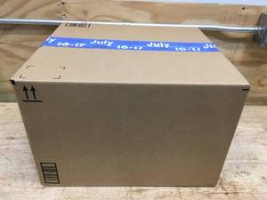lot 61 image: Amazon mystery box