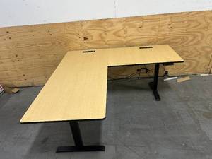 lot 172 image: L-Shaped Electric Desk