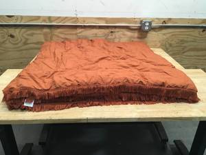 lot 170 image: Orange Comforter And Matching Bed Sheets