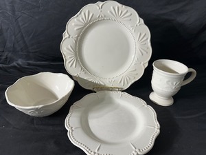 Adalina Chris Madden 8 Piece Dinnerware Set - Dinner Plates, Salad Plates, Bowls, & Mugs
