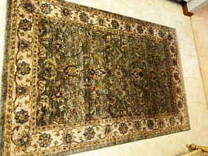 Ethan Allen Rug Measuring 49 Inches X 74 Inches
