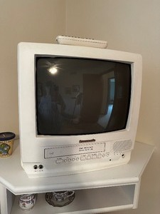 Retro Panasonic 13 TVVCRFM Radio Omni Vision VHS TV Player