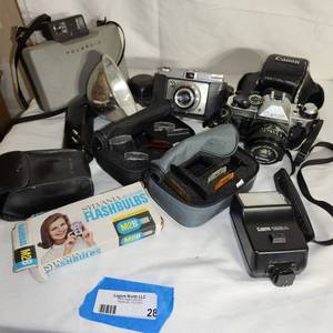 lot 28 image: Vintage Cameras And Accessories