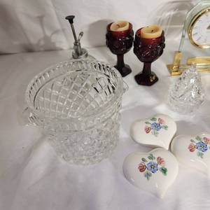 lot 31 image: Variety Of Miscellaneous And Vintage Home Decor