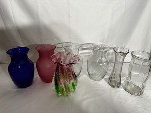 lot 32 image: Variety Of Vases