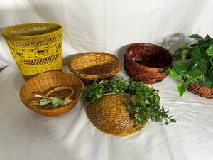 lot 35 image: Box Of Baskets