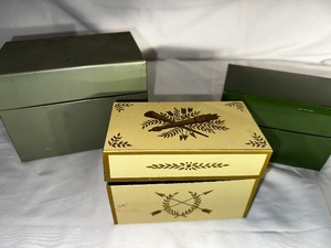 lot 85 image: Vintage Recipe Box