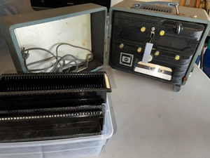 lot 101 image: Vintage Slide Projector In Case